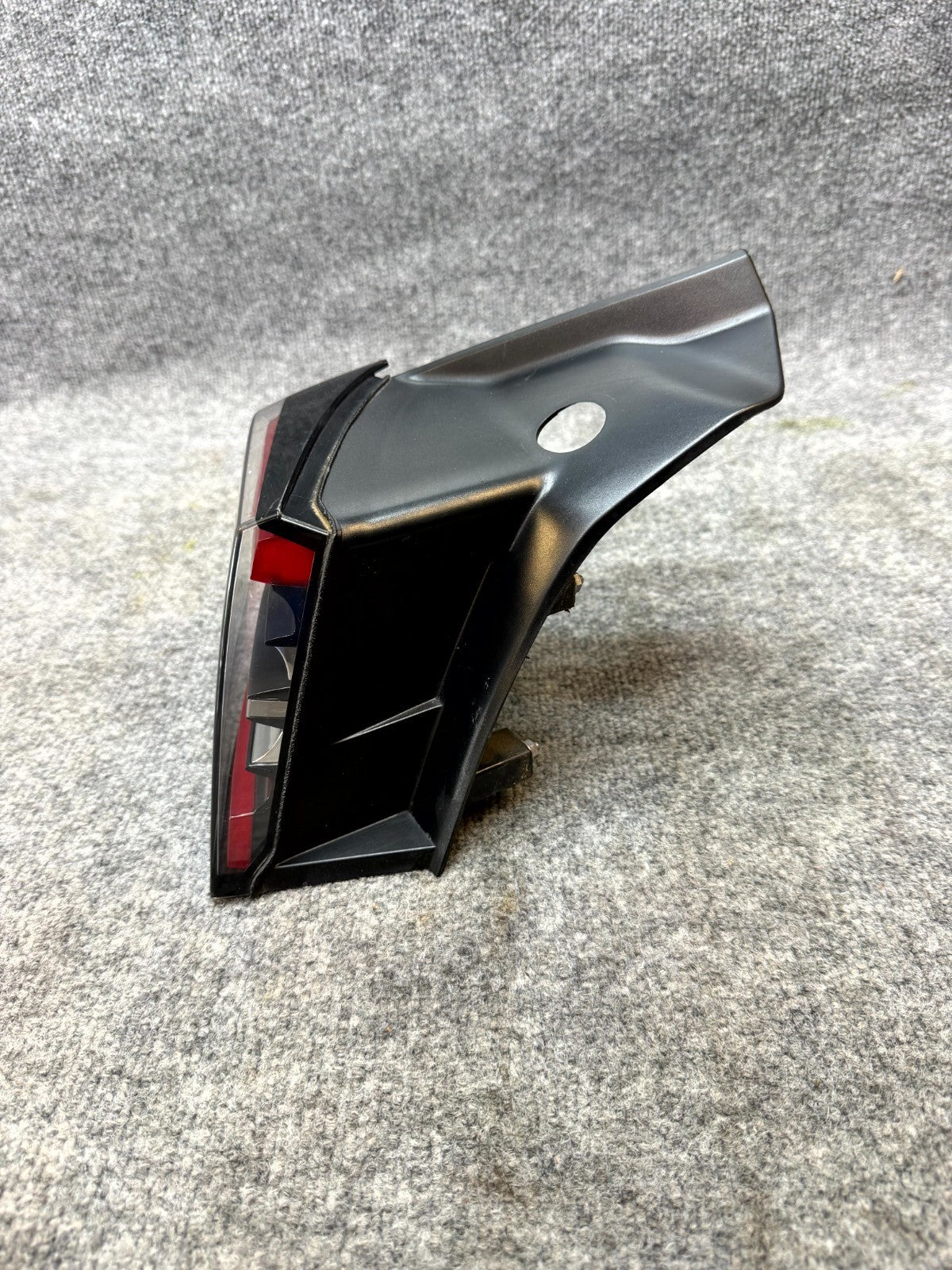2017–2023 TESLA MODEL Y/3 REAR LEFT SIDE TAIL LIGHT OEM,1077397/ 1077399