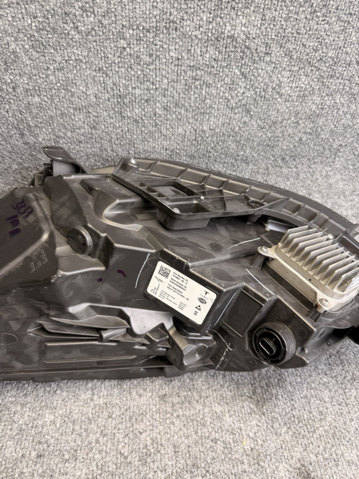OEM 2021 - 2024 Tesla Model Y Right Passenger Matrix LED Headlight 1514953-00-D