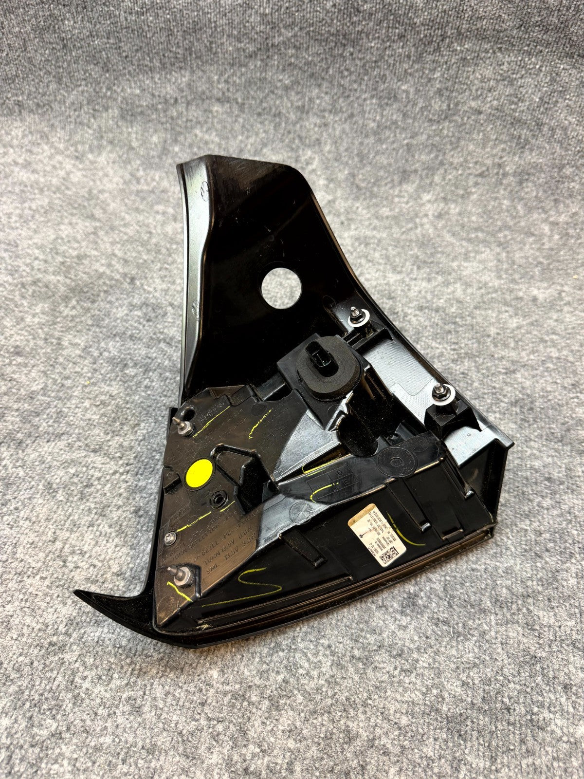 2017 - 2024 TESLA MODEL 3 Y REAR RIGHT PASSENGER SIDE TAILLIGHT OEM 1502087-00-D