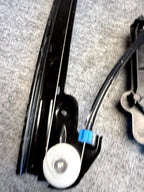 ♦️2017–2023 TESLA MODEL 3 FRONT RIGHT WINDOW REGULATOR & MOTOR OEM, 1096621-20-J