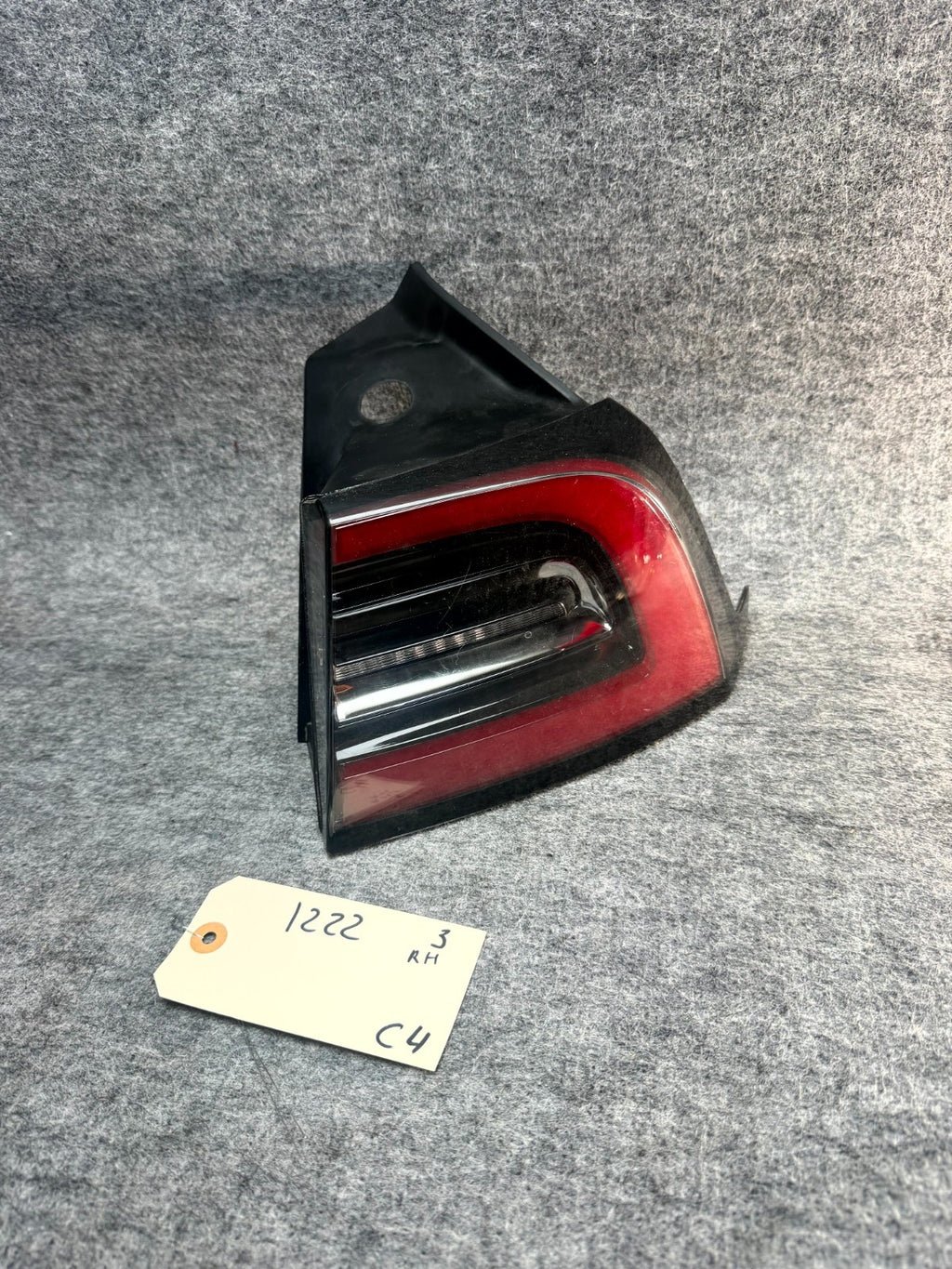 ♦️2017 - 2023 TESLA MODEL 3 REAR RIGHT SIDE TAILLIGHT LAMP OEM, 1077398-00-F