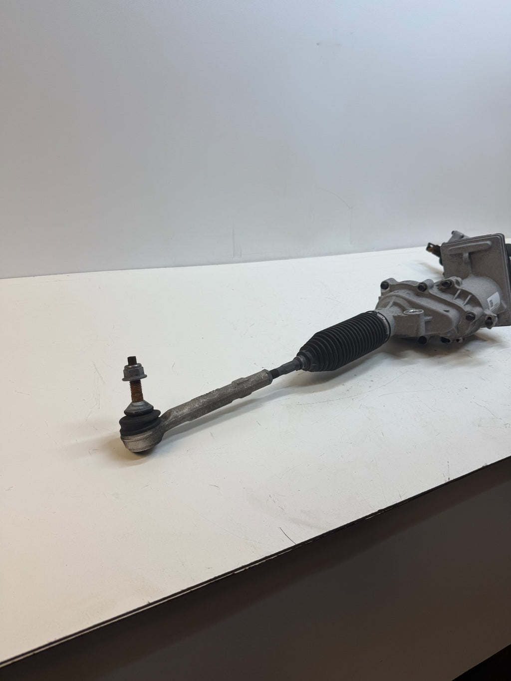 2016-25 Tesla Model S Power Steering Gear Rack & Pinion w/ Tie Rod 1070801-00-E