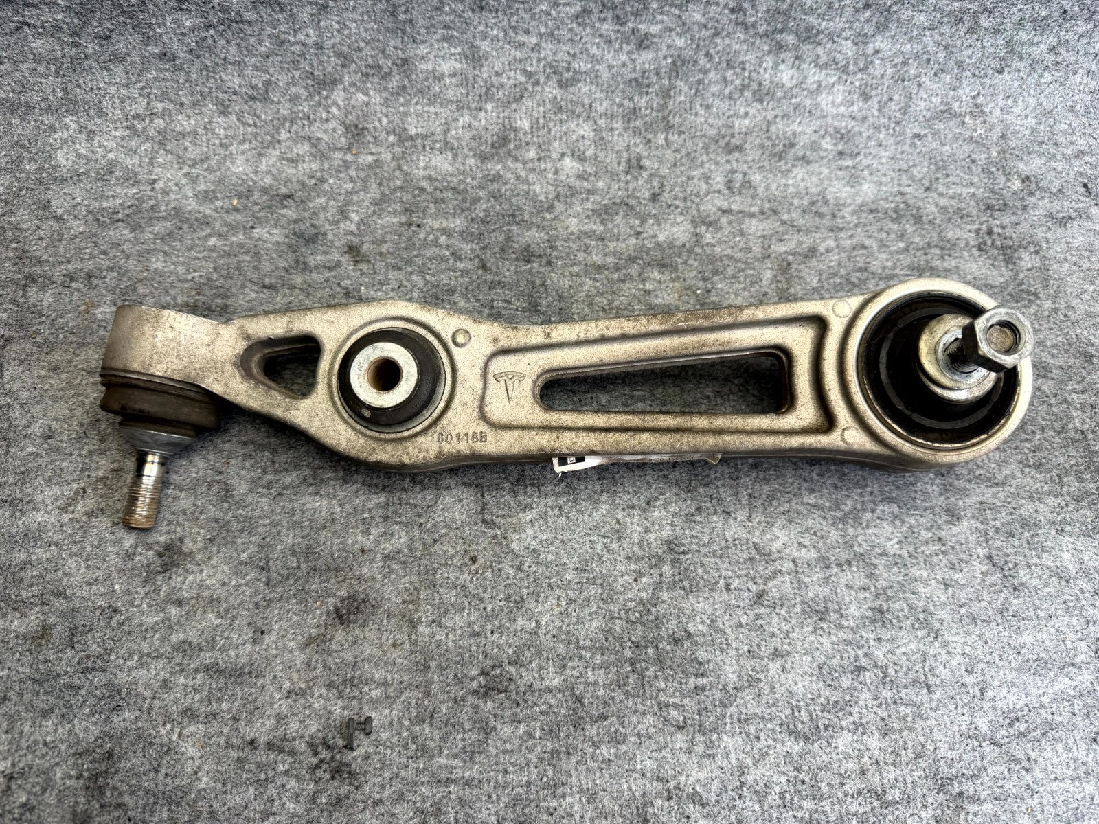 ♦️2012 - 2020 TESLA MODEL S FRONT RIGHT SIDE CONTROL ARM OEM, 1048951-00-B