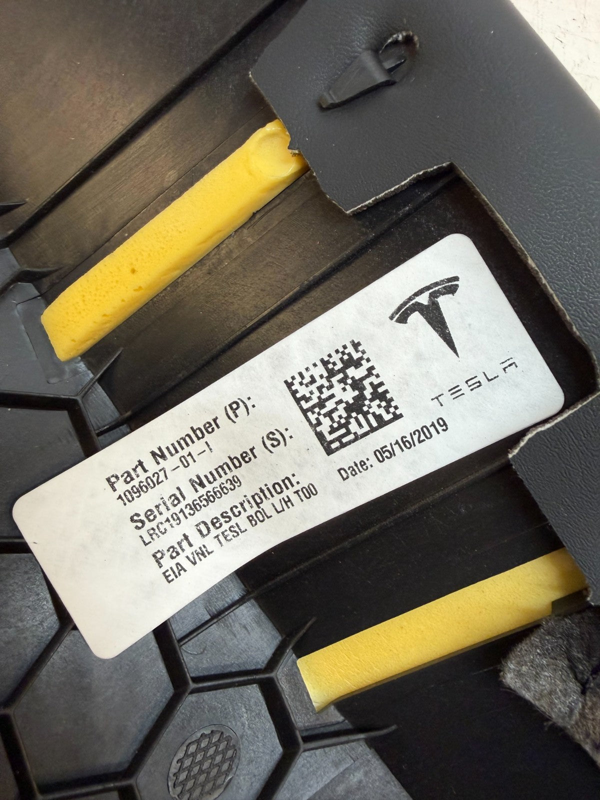 2017 - 2023 Tesla Model 3 Rear 2nd Row Seat Left LH Bolster Cushion 1096027-01-I