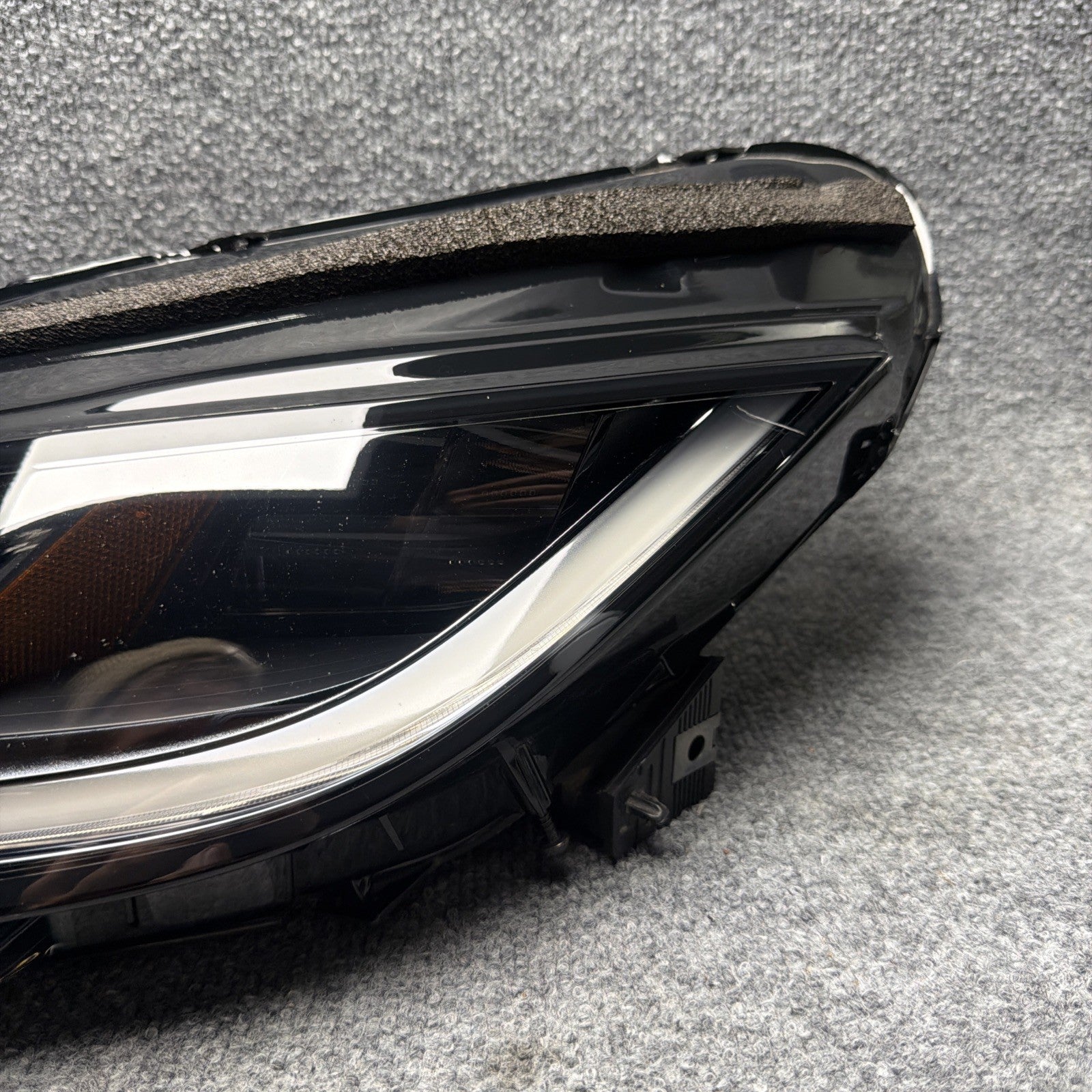 2024-2025 TESLA MODEL 3 HEADLIGHT OEM LEFT LH DRIVER SIDE LED 1694086-00-G