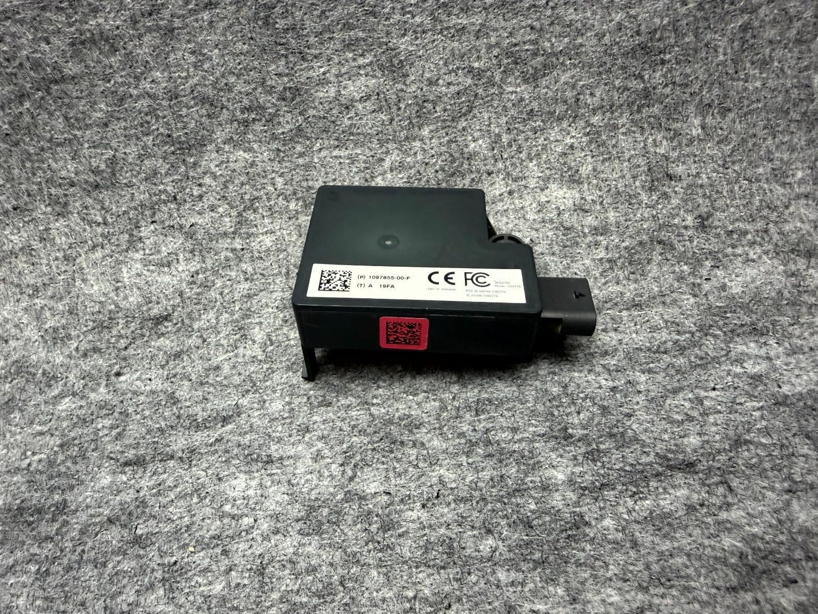 ♦️17-23 TESLA MODEL 3 M3 REAR LEFT BUMPER BODY CONTROL MODULE OEM, 1097855-00-F