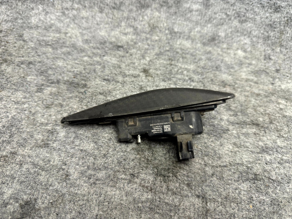 ♦️17–23 TESLA MODEL 3 FRONT LEFT SIDE TURN SIGNAL FENDER CAMERA OEM, 1125106-77C