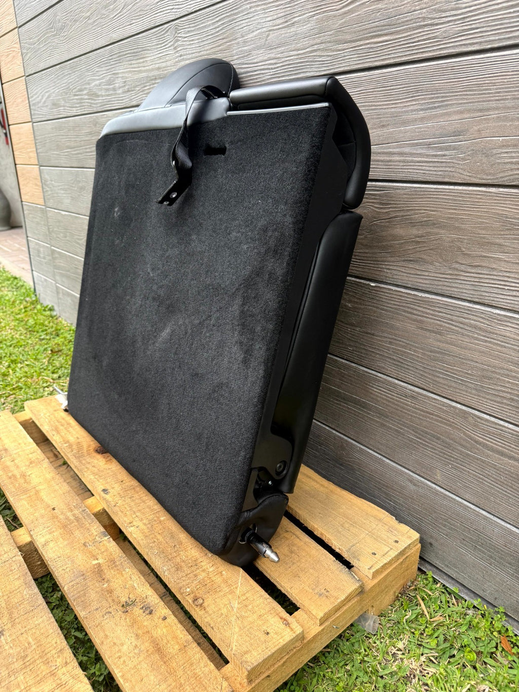 2020-2024 TESLA MODEL 3 REAR RIGHT UPPER 2ND ROW SEAT CUSHION OEM, 1452806-00-C