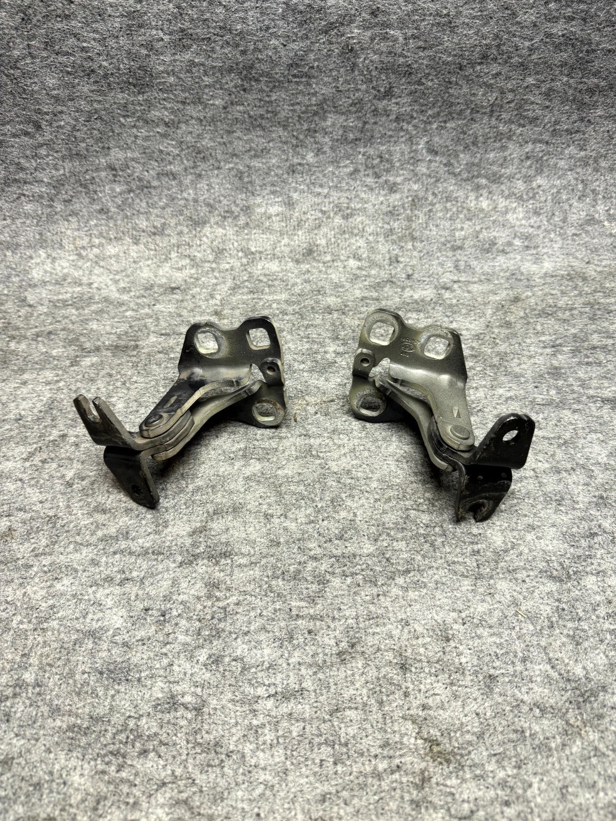 ♦️2017 – 2023 TESLA MODEL 3 FRONT LEFT & RIGHT SIDE DOOR HINGE SET OEM, 046571