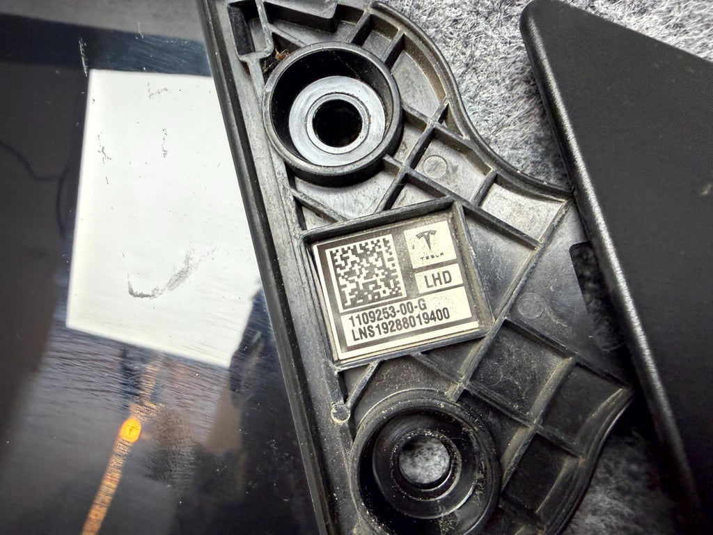♦️17-23 TESLA MODEL 3 LEFT B-PILLAR APPLIQUE TRIM W/ CAMERA OEM, 1109253-00-G