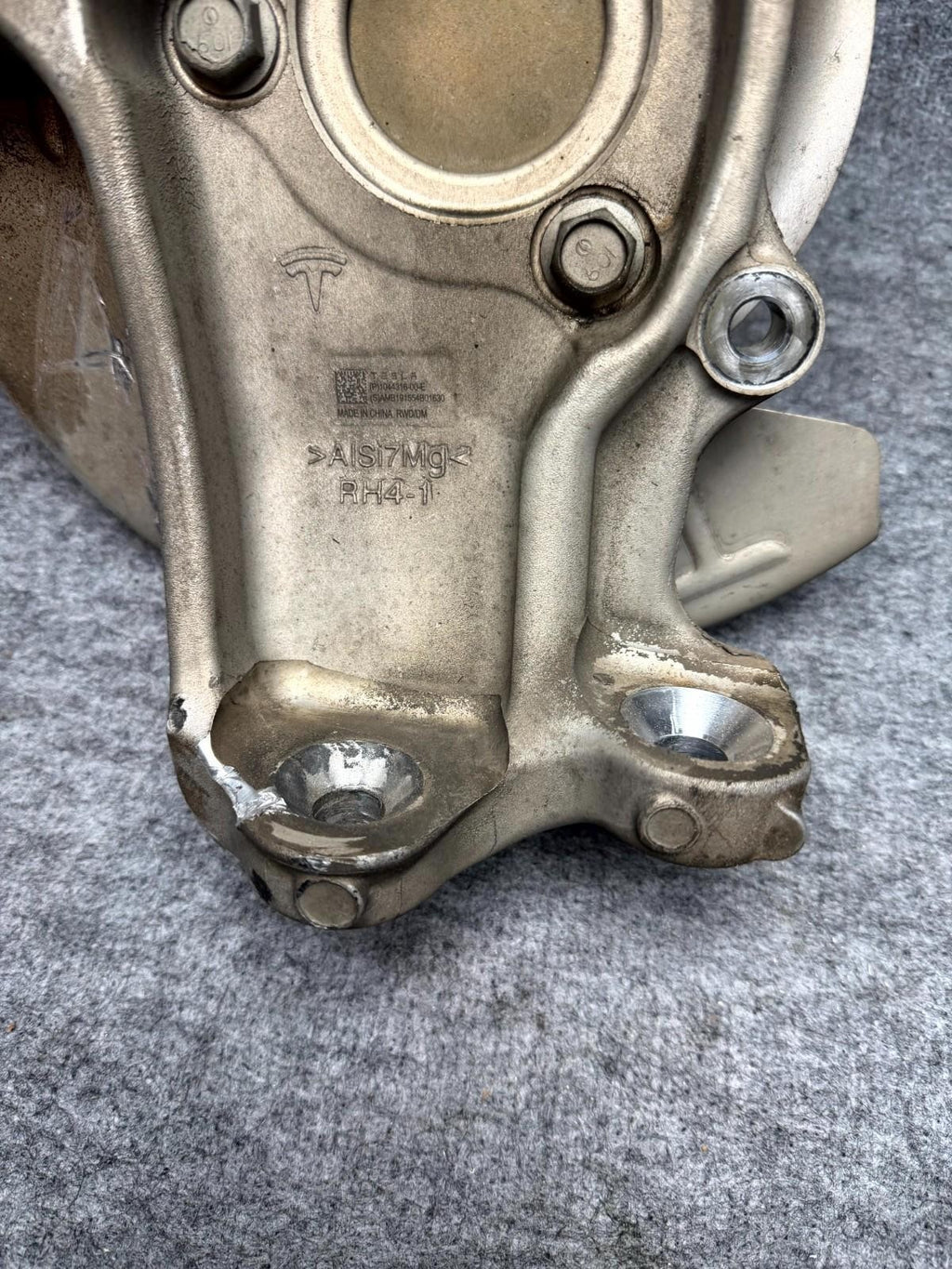 ♦️2017 - 2023 TESLA MODEL 3 FRONT RIGHT SPINDLE KNUCKLE W/ HUB OEM, 1044316-00-E