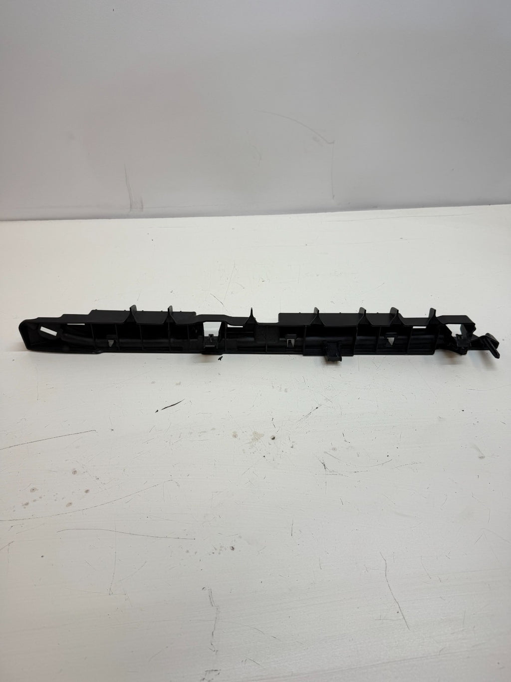 2020-2024 Tesla Model Y Front Right Bumper A-Lower 12V Bracket 1521705-00-C
