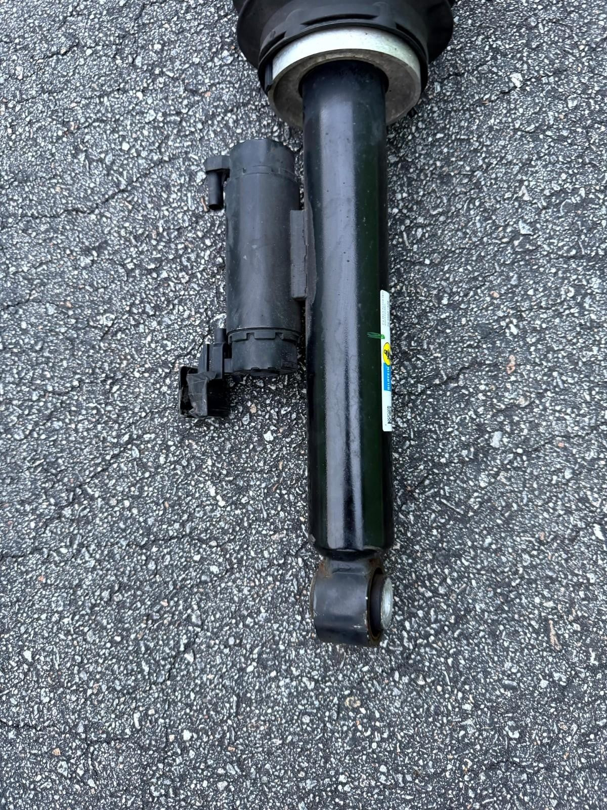 ♦️2016-2020 TESLA MODEL X REAR LEFT AIR SHOCK STRUT ABSORBER OEM, 1027062-00-C
