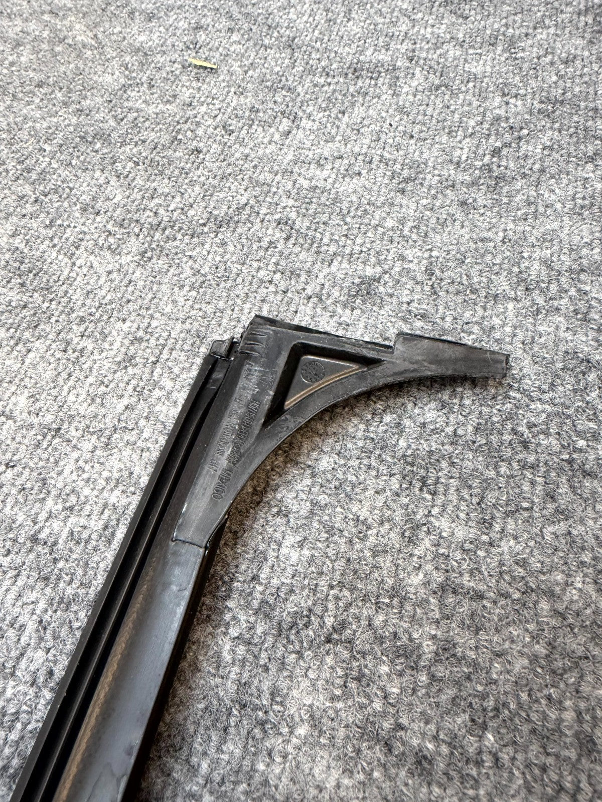 2020 - 2024 TESLA MODEL Y REAR LEFT SIDE DOOR SEAL WEATHERSTRIP OEM 1497715-00-D