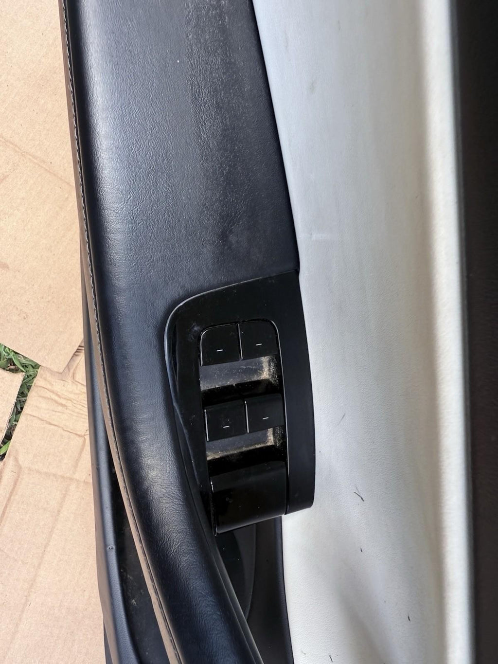 ♦️2016-2020 TESLA MODEL X FRONT LEFT SIDE DOOR TRIM PANEL OEM, 1055327-21-M