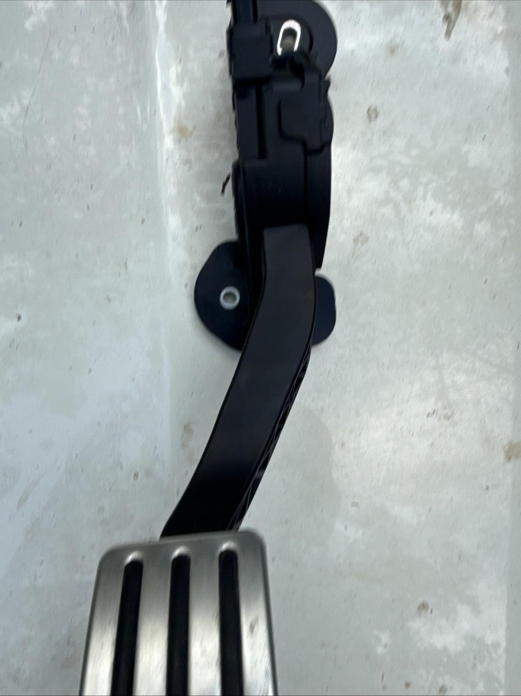 ♦️12-20 TESLA MODEL S LEFT SIDE ACCELERATOR GAS THROTTLE PEDAL OEM, 6PV933370