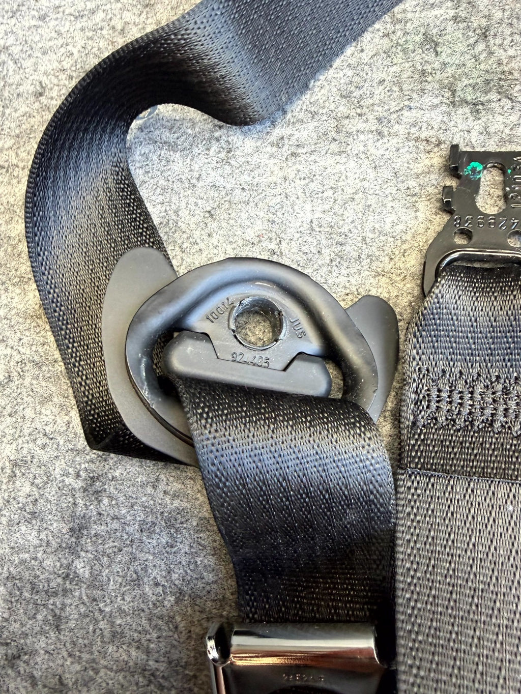 ♦️2012 - 2020 TESLA MODEL S FRONT RIGHT SEAT BELT & RETRACTOR OEM, 1048259-03-A