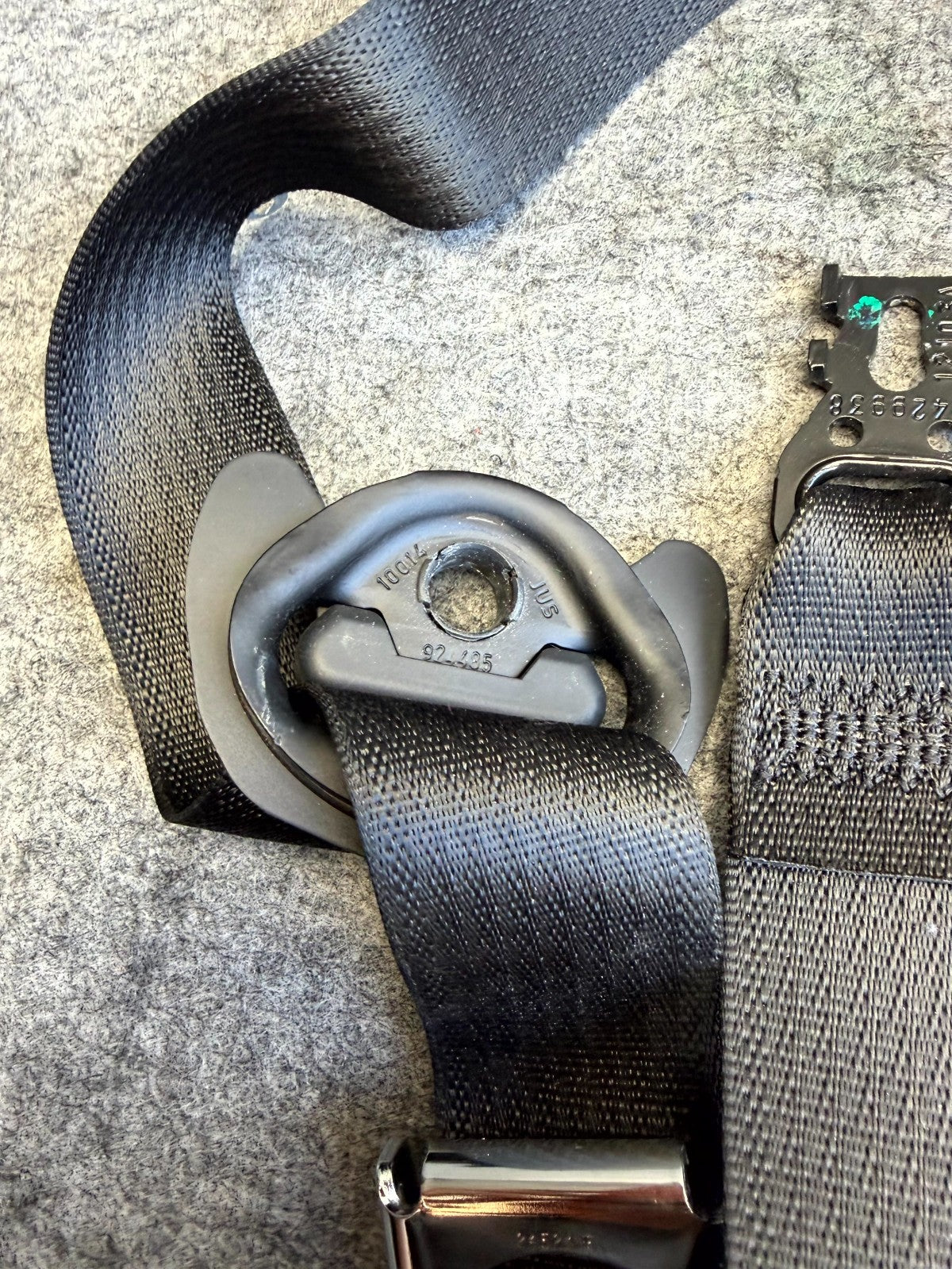 ♦️2012 - 2020 TESLA MODEL S FRONT RIGHT SEAT BELT & RETRACTOR OEM, 1048259-03-A