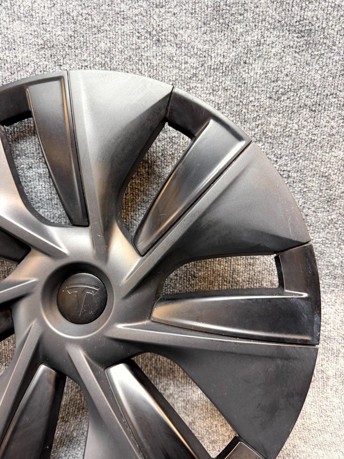 2020 - 2024 TESLA MODEL Y GEMINI WHEEL RIM HUBCAP COVER OEM, 1044235-00-C