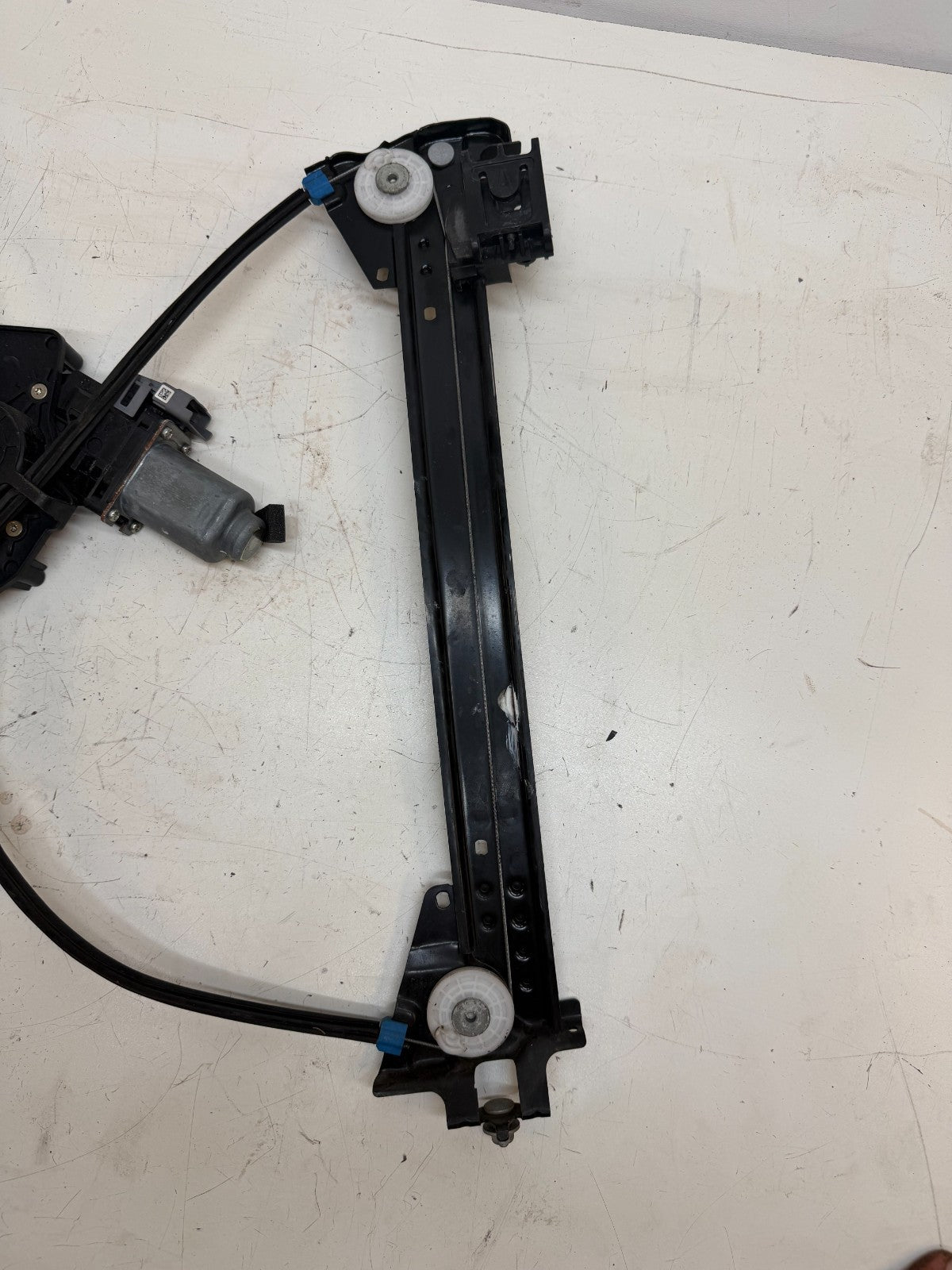12-20 Tesla Model S Front Right Door Window Regulator & Motor 6006651-00-G