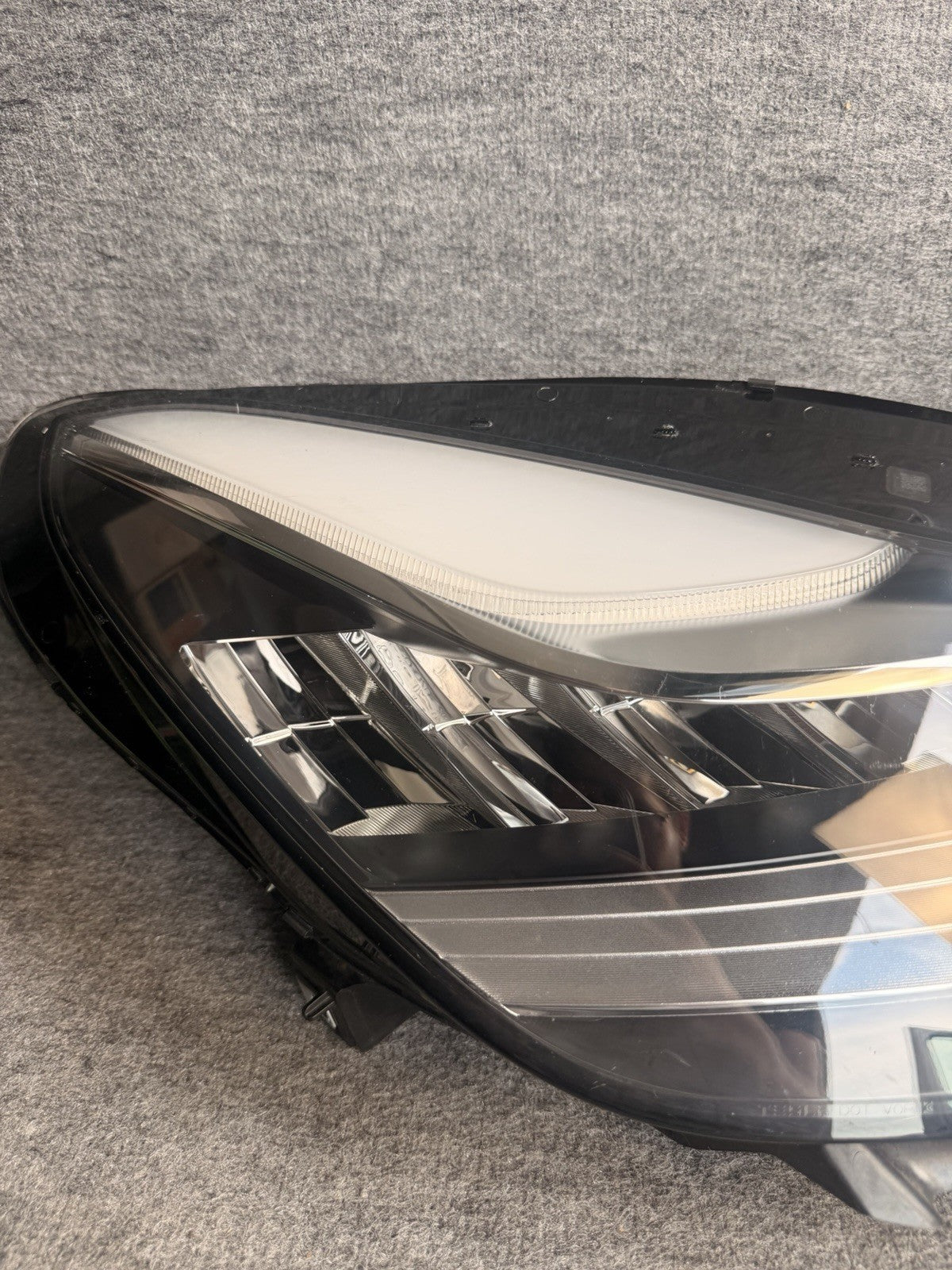 2017-2024 Tesla Model 3/Y Right Passenger Headlight LED OEM 1077372-00-L