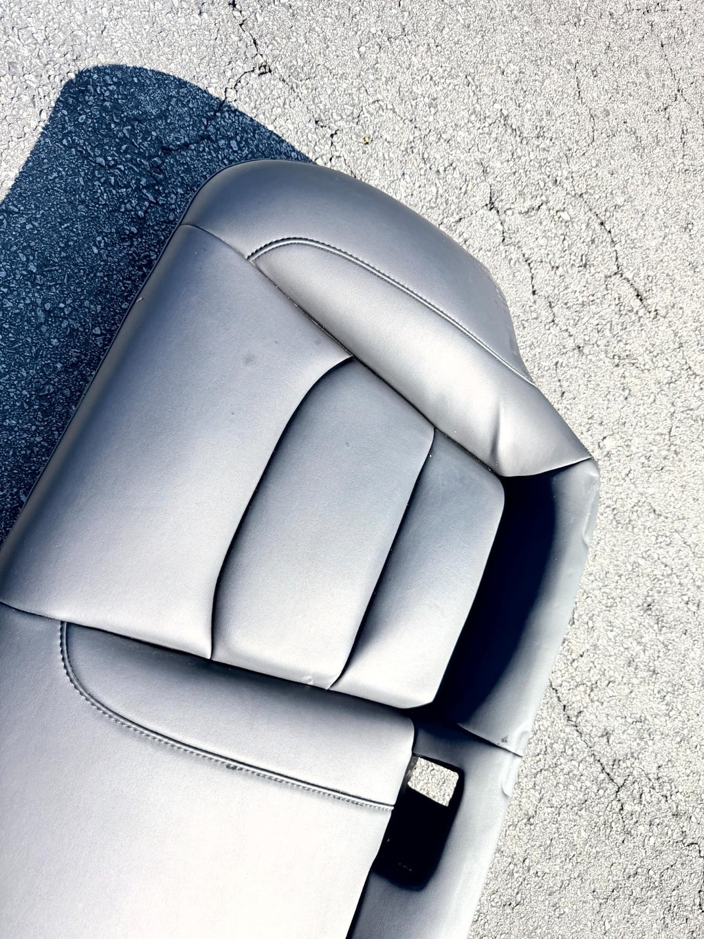 ♦️17-23 TESLA MODEL 3 REAR 2ND ROW BOTTOM LOWER SEAT CUSHION OEM, 1452685-00-C