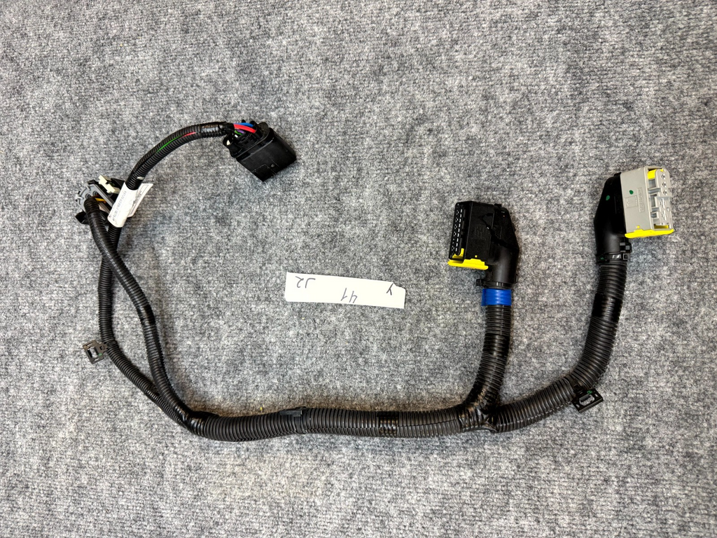 2020 - 2024 TESLA MODEL Y TRAILER JUMPER TOWING HITCH CABLE OEM, 2534249-00-A