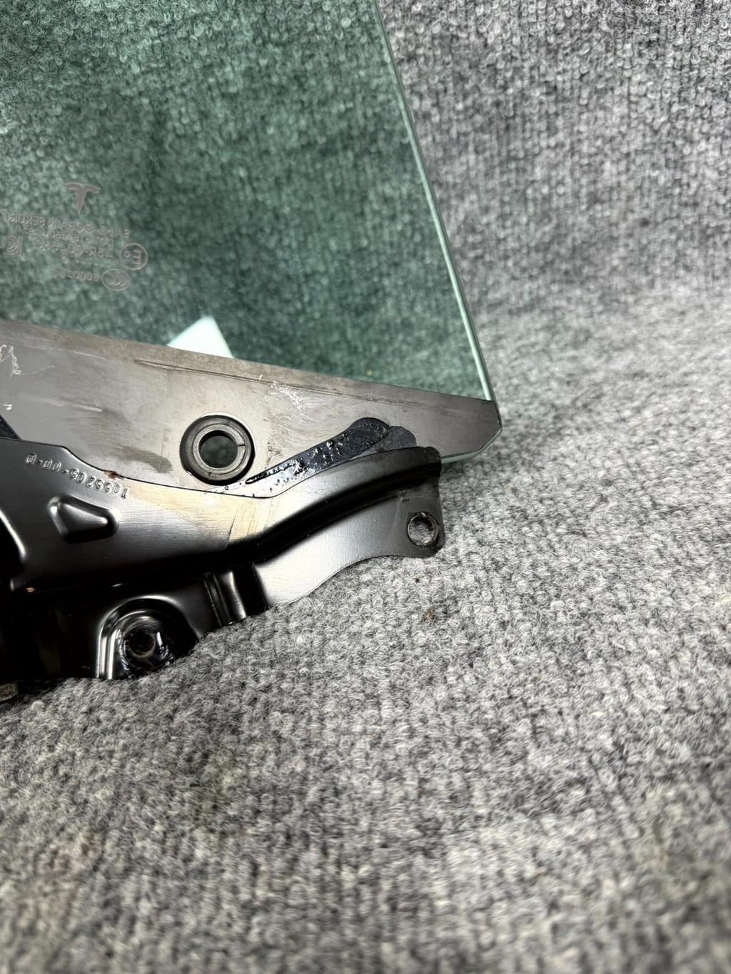 ♦️17-23 Tesla Model 3 Left Side Quarter Corner Glass Vent Window OEM, 43R-004530