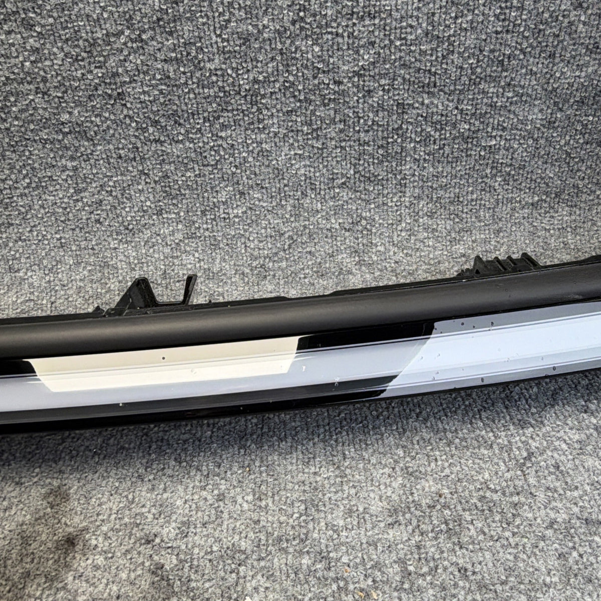 2025-2026 Tesla Model Y Juniper LED DRL Front Center Light Bar OEM 2038294-00-E