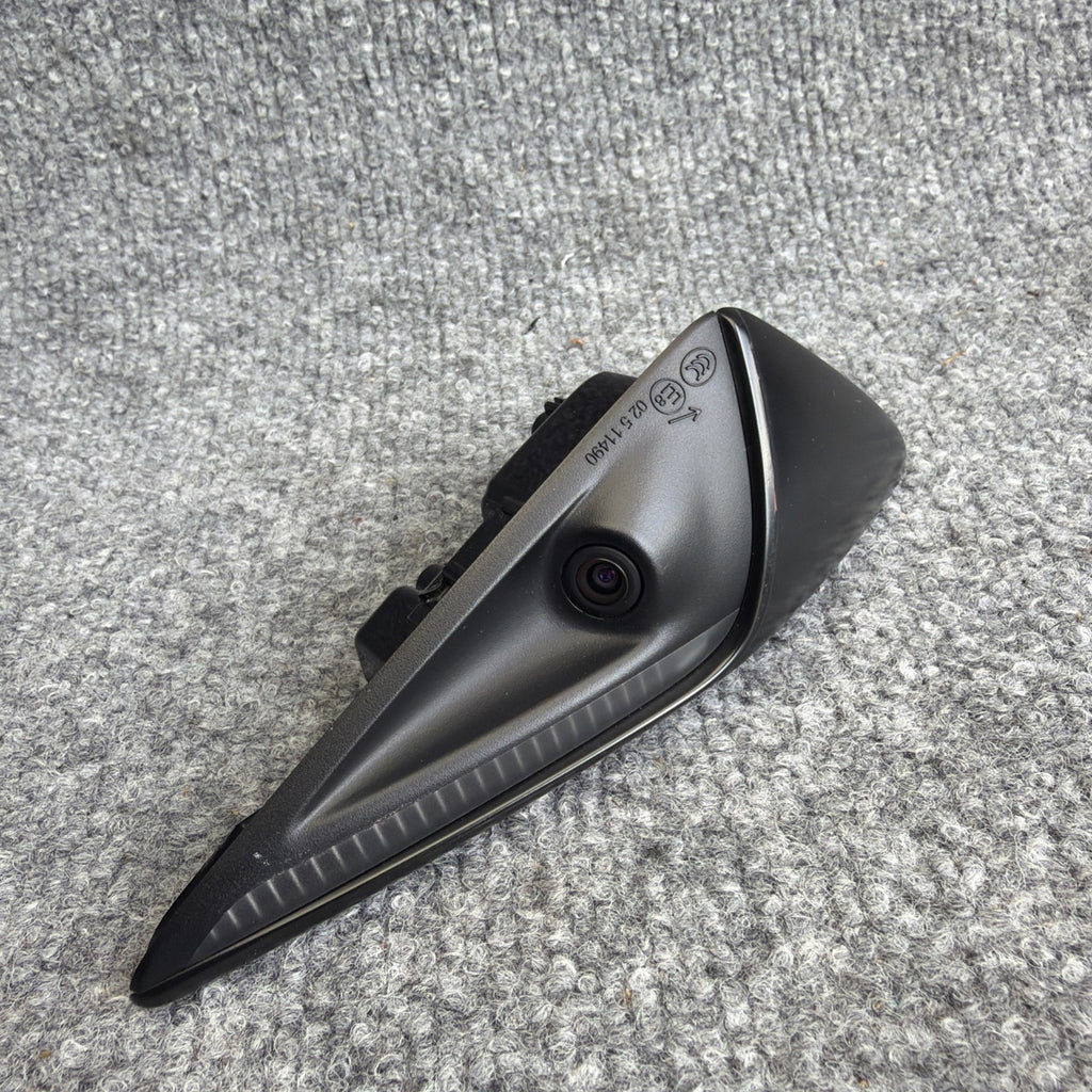17-22 Tesla 3 Y OEM Left Side Fender Signal Camera 1495864-20-D /broken tab