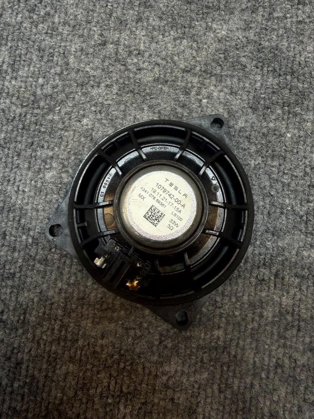 2020 - 2024 TESLA MODEL Y INSTRUMENT PANEL DASH SPEAKER OEM, 1079742-00-A