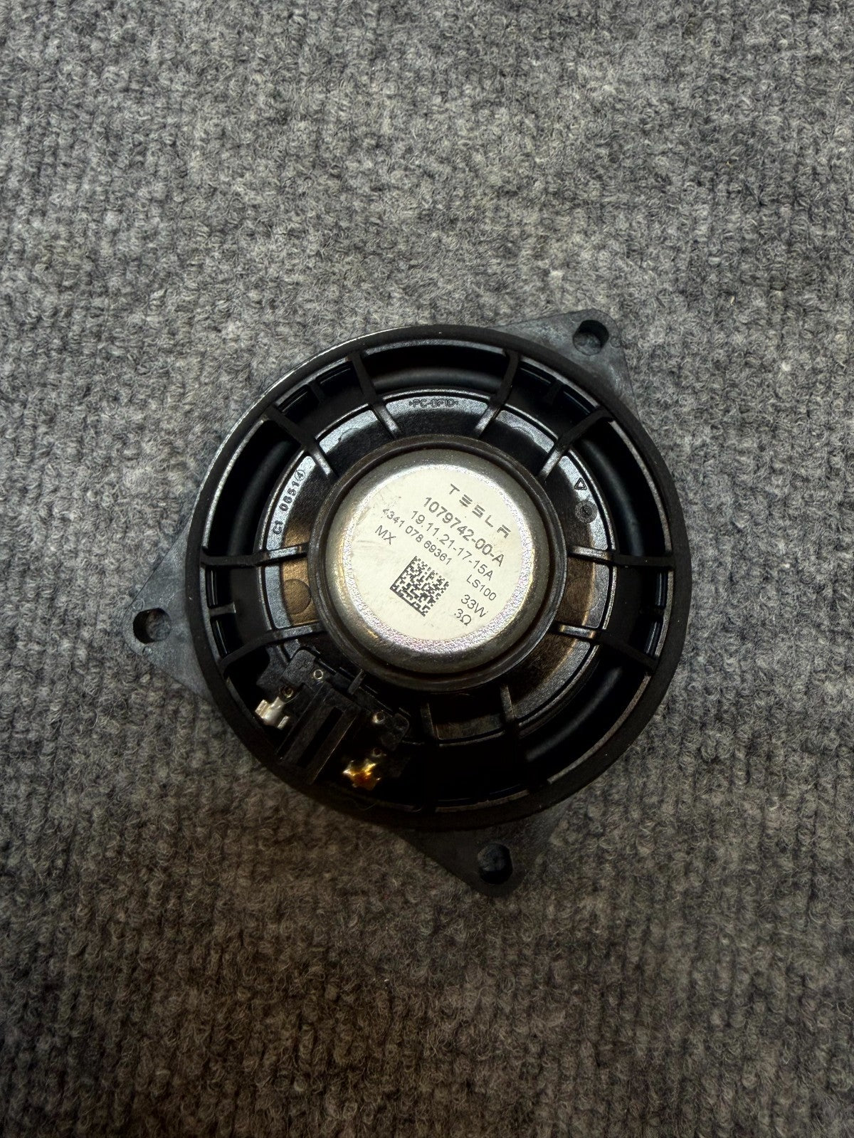2020 - 2024 TESLA MODEL Y INSTRUMENT PANEL DASH SPEAKER OEM, 1079742-00-A