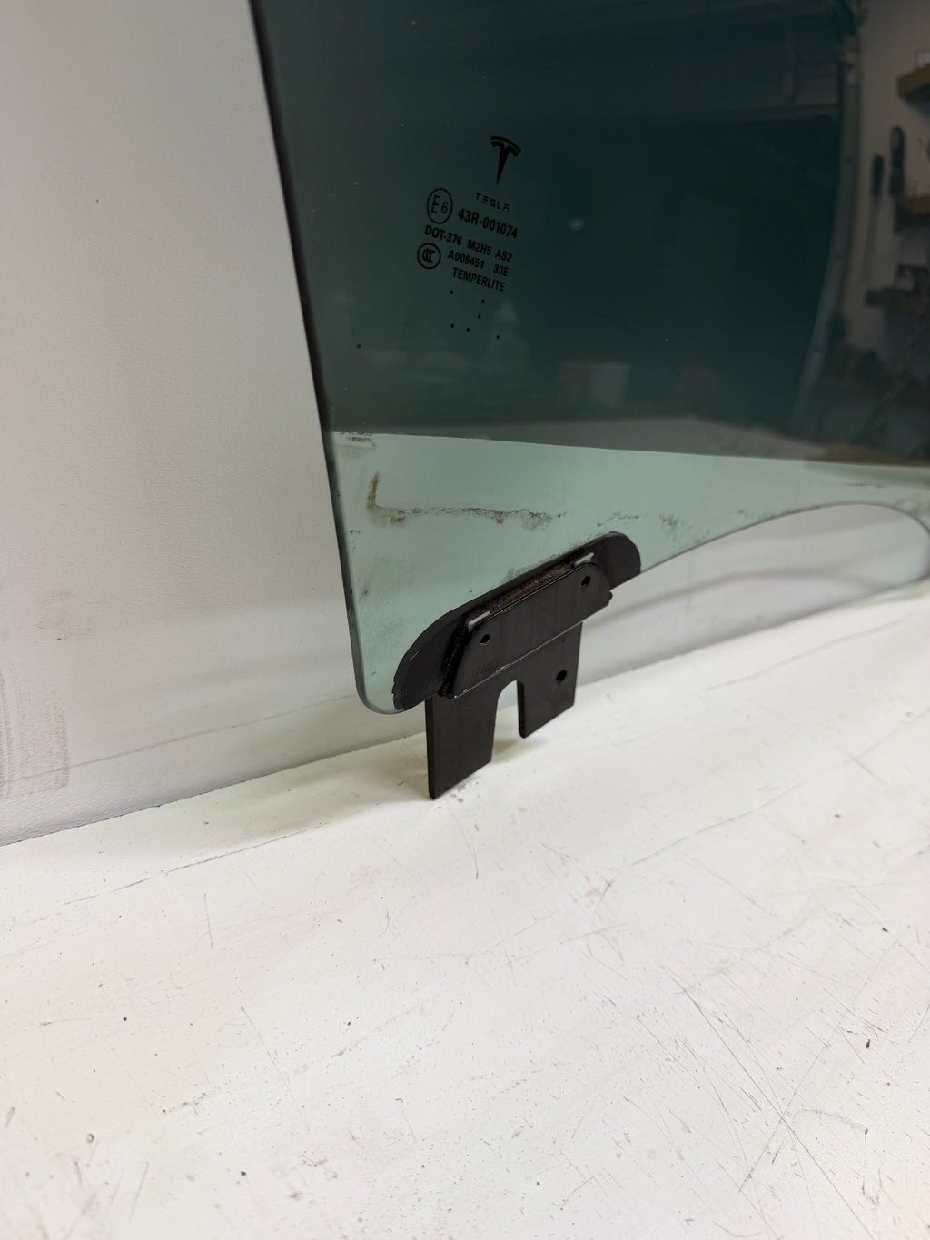 2012-20 Tesla Model S Front Right Passenger Side Door Window Glass 43R-001074