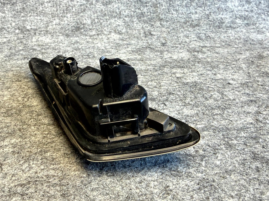 ♦️2017 – 2023 TESLA MODEL 3 Y LEFT SIDE FENDER CAMERA MARKER OEM, 1495864-01-A