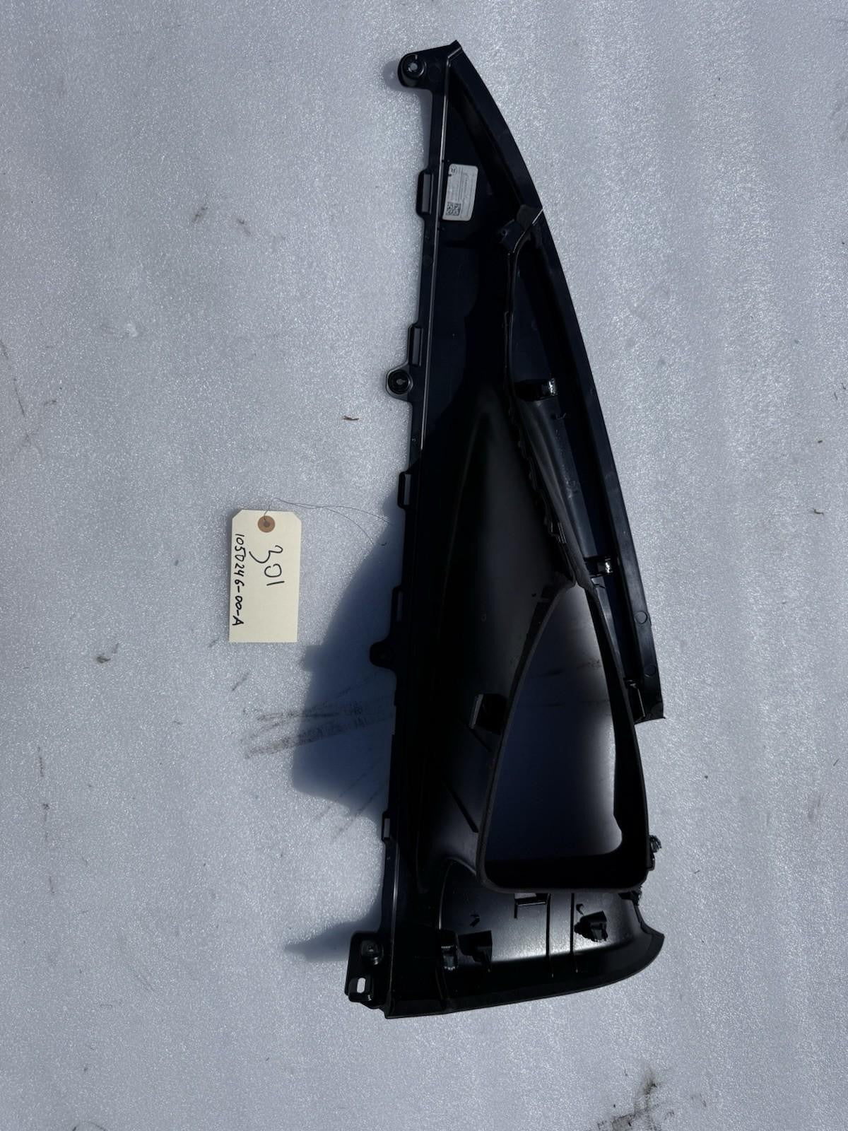 ♦️2016-2020 TESLA MODEL X REAR RIGHT SIDE C PILLAR TRIM COVER OEM, 1035960-04-D