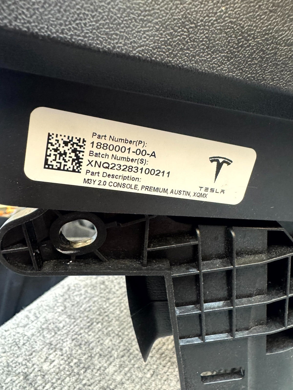 2020 - 2024 TESLA MODEL Y CENTER CONSOLE ARMREST CUPHOLDERS OEM, 1755501-70-C