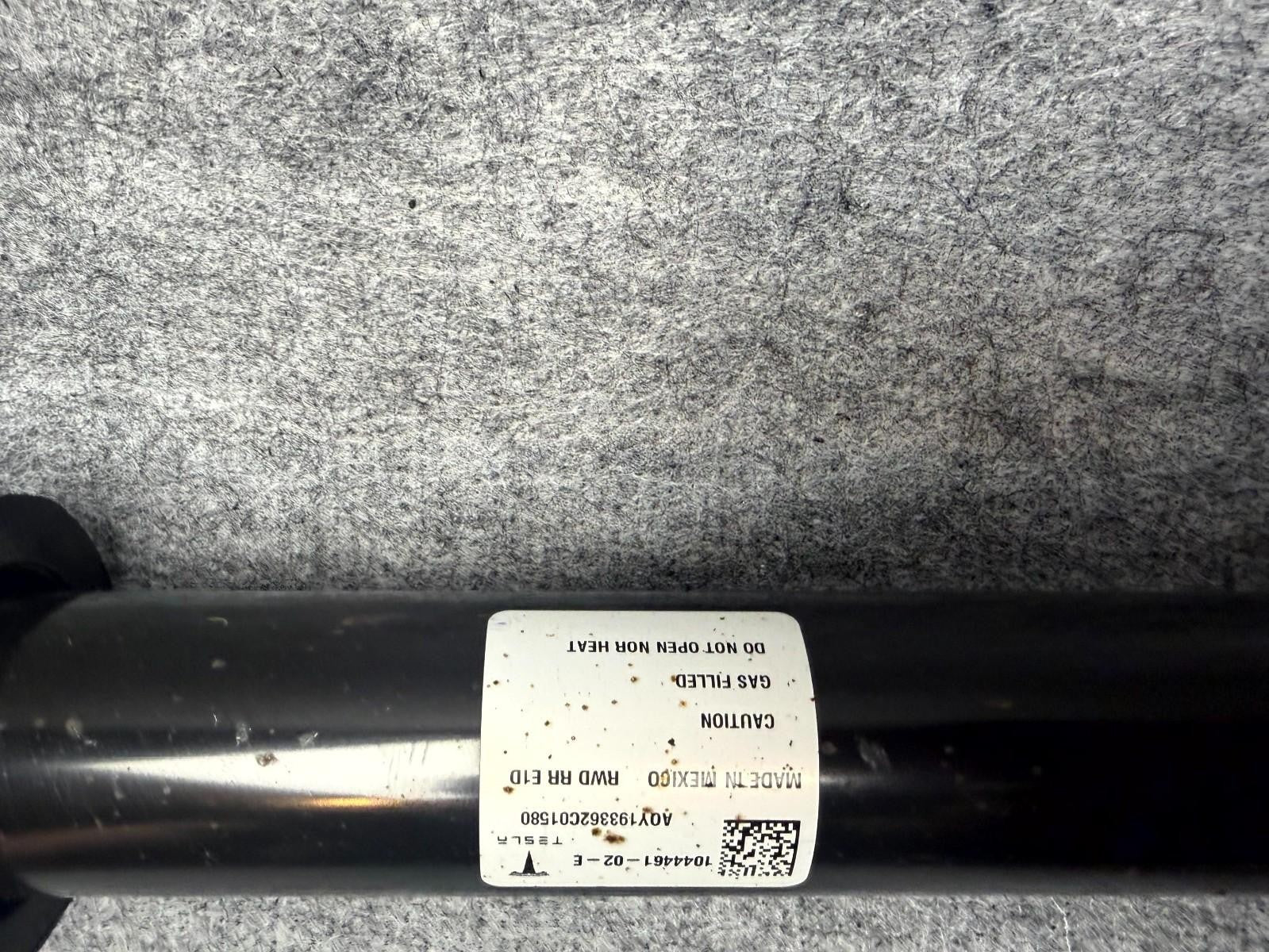 ♦️17-23 TESLA MODEL 3 REAR LEFT OR RIGHT SHOCK STRUT ABSORBER OEM, 1044461-02-E