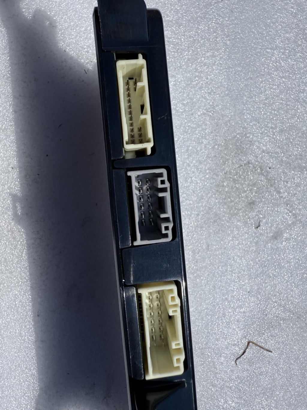 ♦️2016 - 2020 TESLA MODEL X REAR CHASSIS BODY CONTROL MODULE OEM, 1043900-10-D