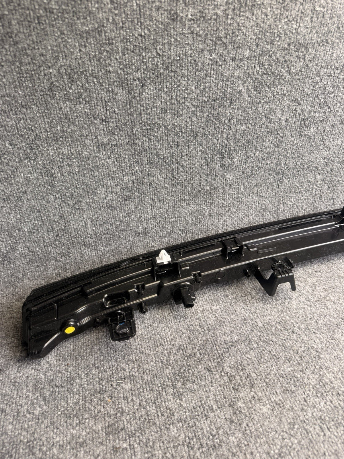 OEM 2025-2026 Tesla Model Y Front LED Light Bar Lamp Assembly 2038294-00-E