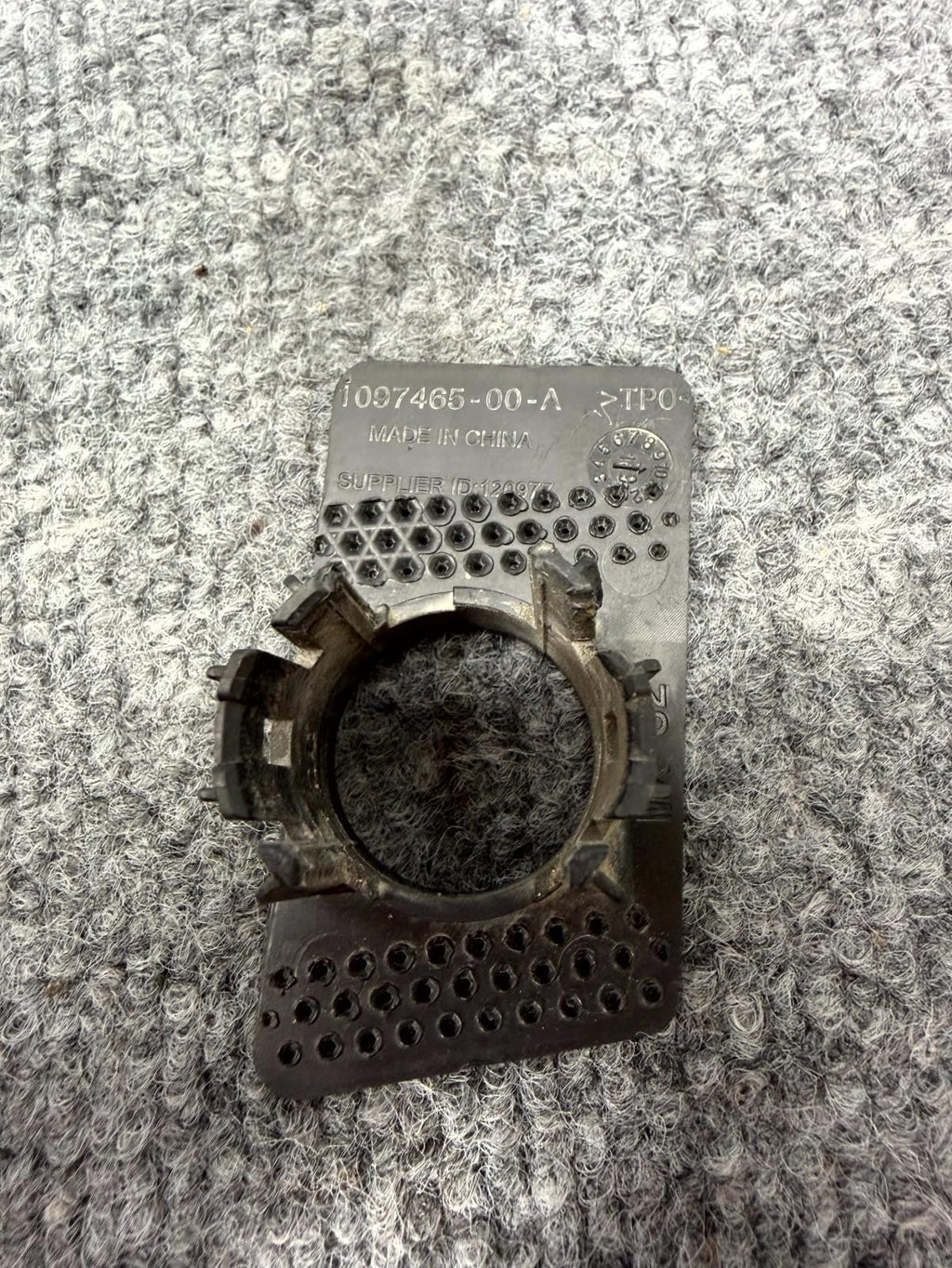 16-21 Tesla Model X Left Park Assist Retainer Sensor Bracket OEM, 1097465-00-A