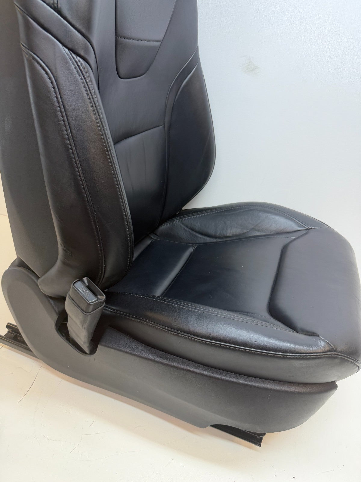 2017-2020 TESLA MODEL S FRONT LEFT DRIVER SEAT ASSEMBLY AG130088-E