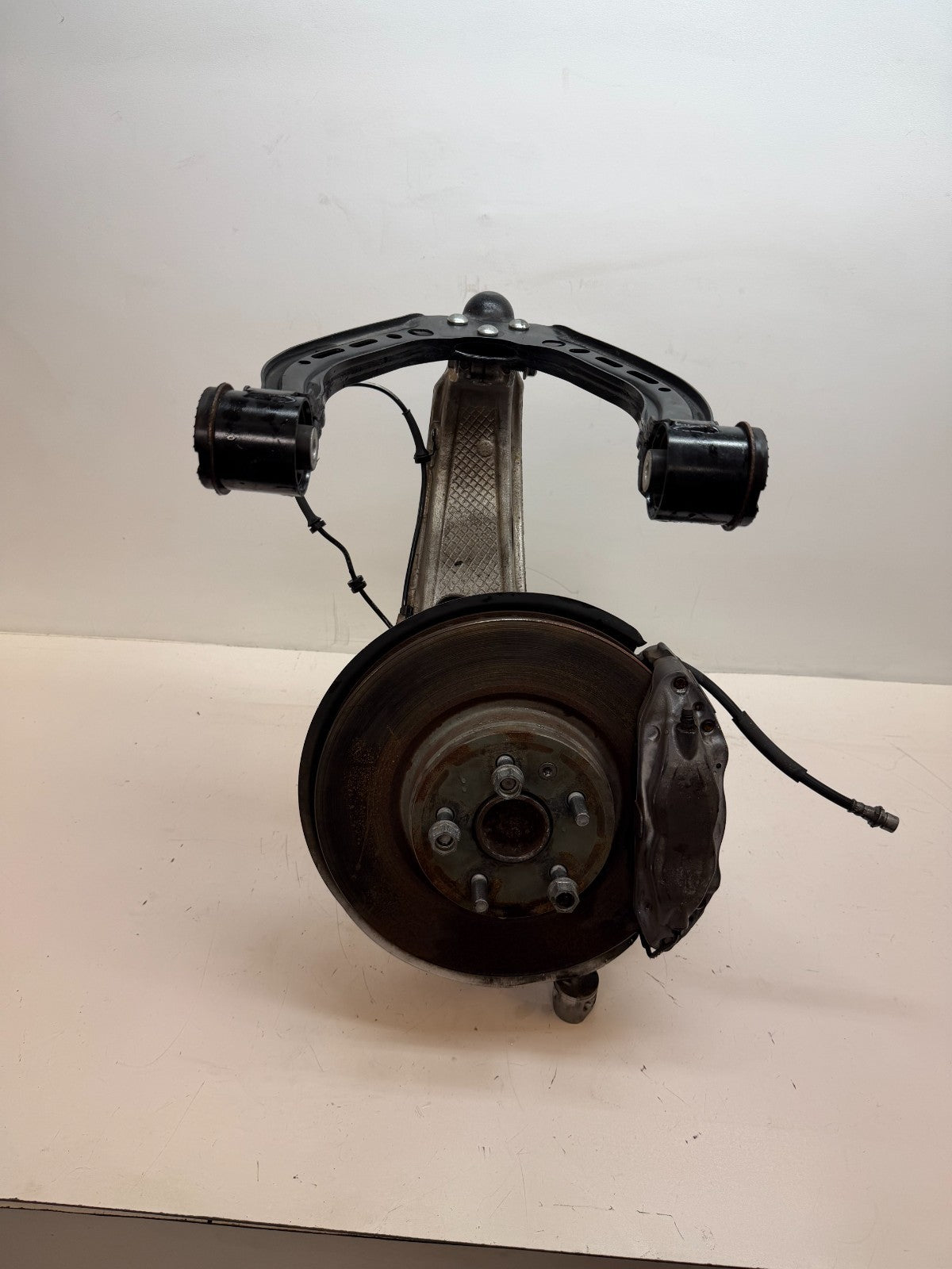 2016-2020 Tesla Model S Front Left Knee Suspension Assembly OEM 1030605-00-D