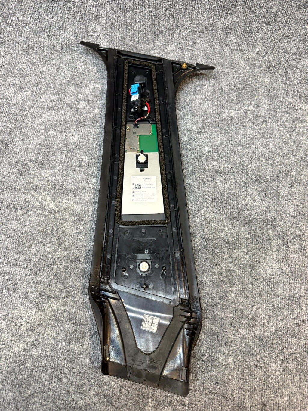 2020-2023 TESLA MODEL Y LEFT B PILLAR APPLIQUE COVER W/CAMERA OEM, 150688500G