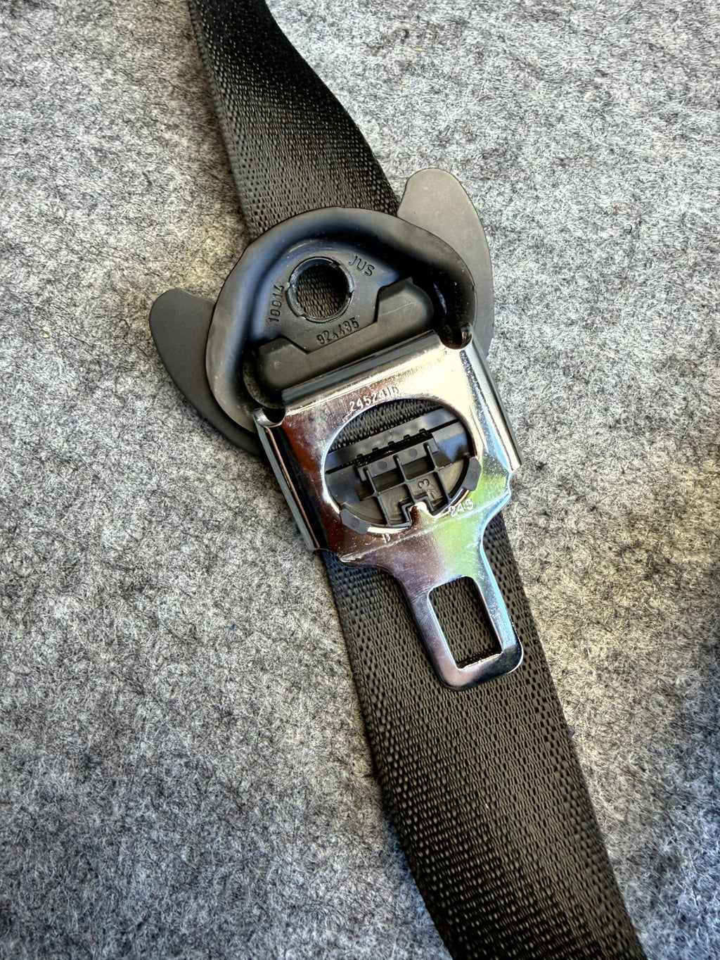 ♦️2012 - 2020 TESLA MODEL S FRONT RIGHT SEAT BELT & RETRACTOR OEM, 1048259-03-A