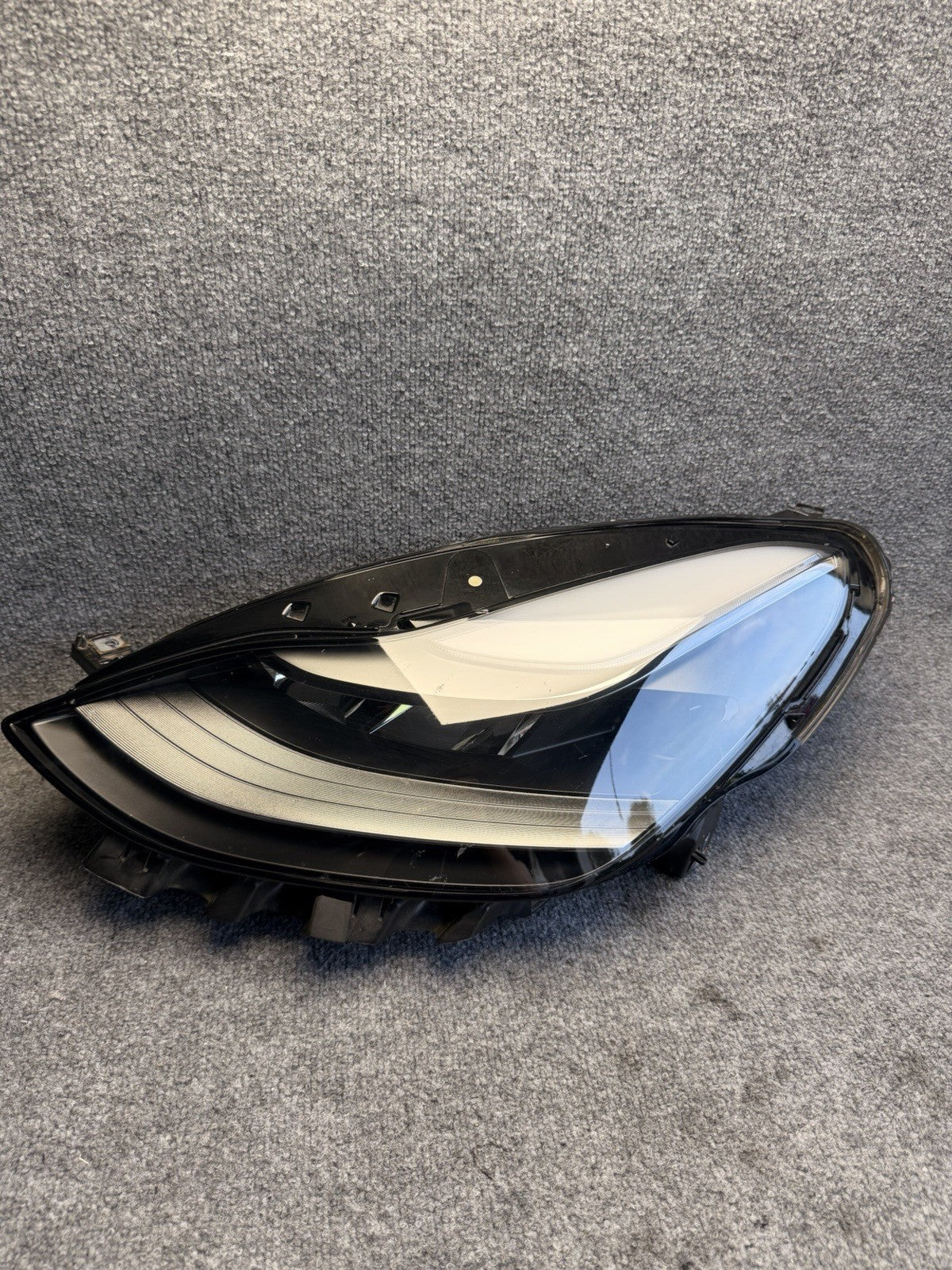 21-23 Tesla 3-Y Matrix  Passenger Left Driver  LED Headlight OEM 1514952-00-D