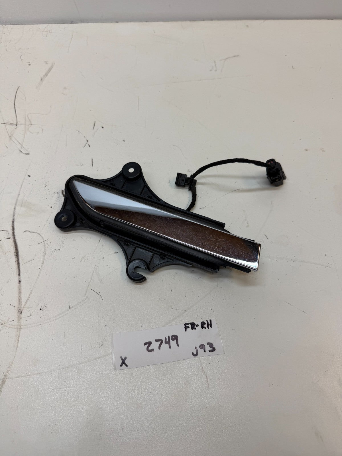 2016-2020 TESLA MODEL X FRONT RIGHT PASSENGER DOOR OUTSIDE HANDLE EXTERIOR OEM