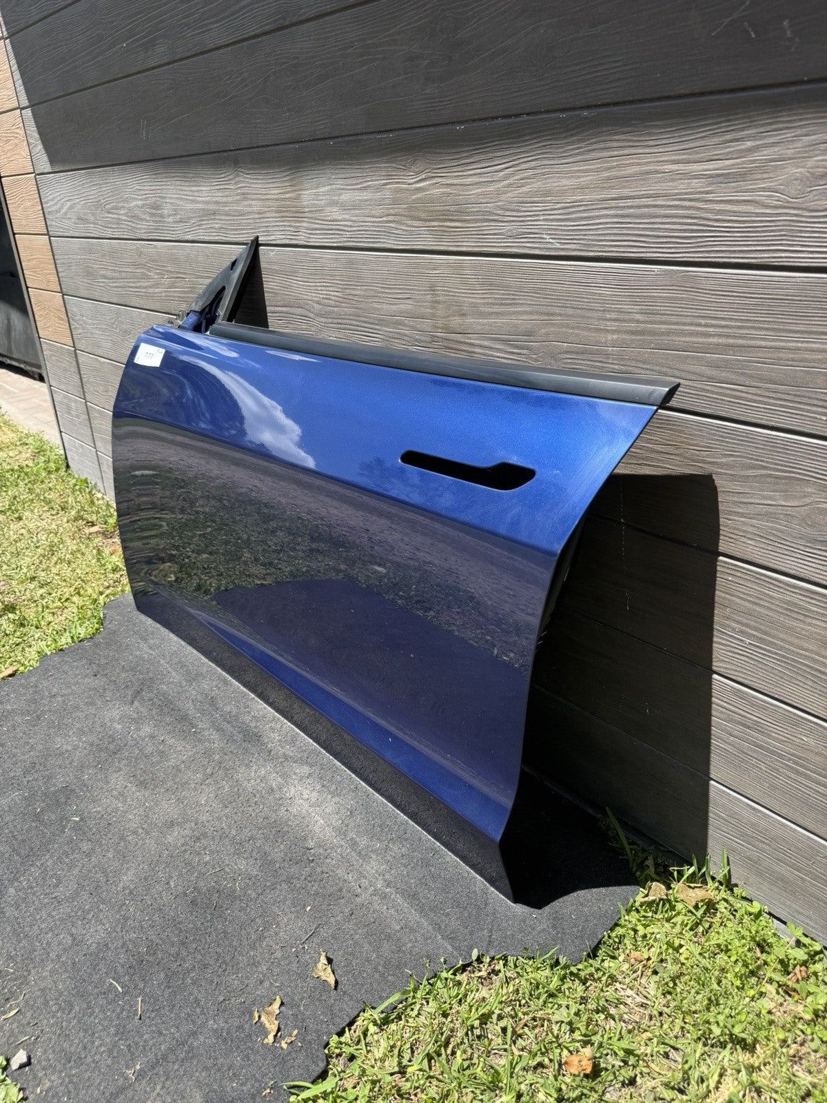 2018 - 2023 TESLA MODEL 3 FRONT LEFT DRIVER SIDE DOOR SHELL BLUE OEM