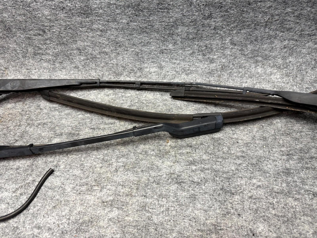 ♦️2017 - 2023 TESLA MODEL 3 RIGHT AND LEFT SIDE WINDSHIELD WIPER ARM OEM