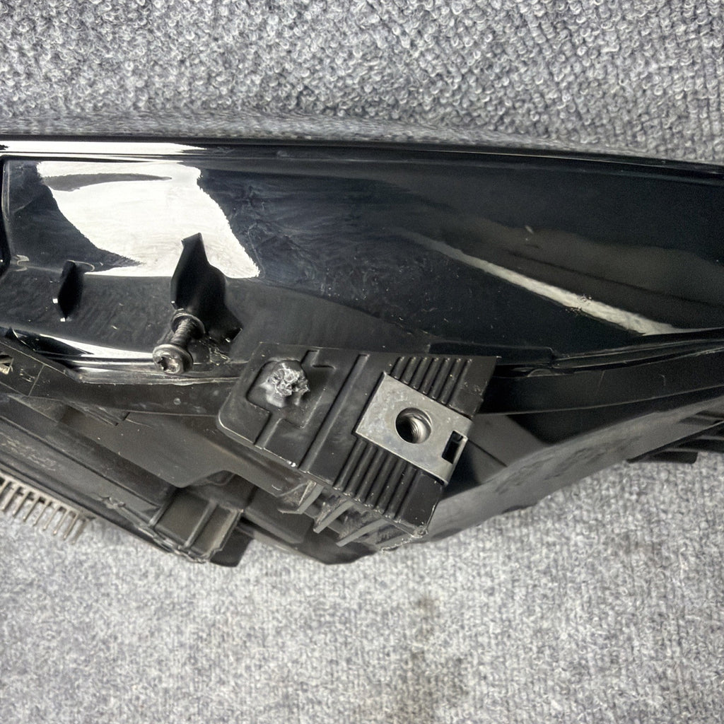 2024-2025 TESLA MODEL 3 HEADLIGHT OEM LEFT LH DRIVER SIDE LED 1694086-00-G