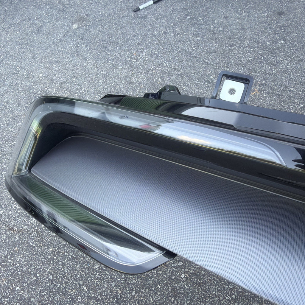 2025-2026 Tesla Model Y Liftgate Lamp OEM Rear Trunk Light 2004606-00-B